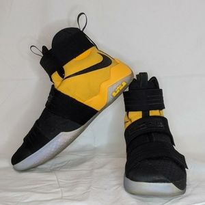 Nike Lebron James Soldier 10